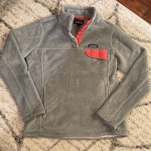 Size small Patagonia pull over fleece